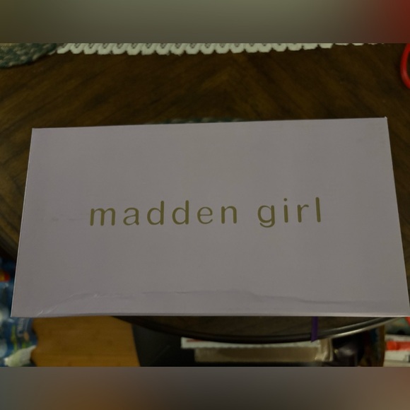 Madden Girl Black Patent Mark Jane’s - Picture 3 of 5